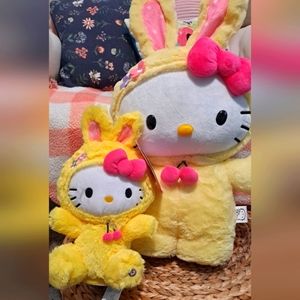 🐣Exclusive Hello Kitty Easter Bunny Greeter and Hello Kitty Animated Plush
